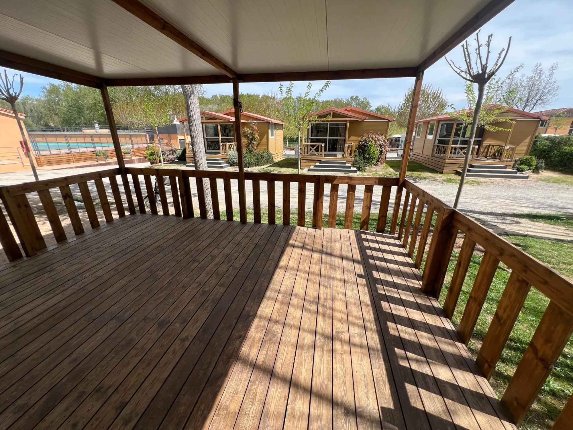 Camping Bungalow El Llac De Banyoles Porqueres Екстериор снимка