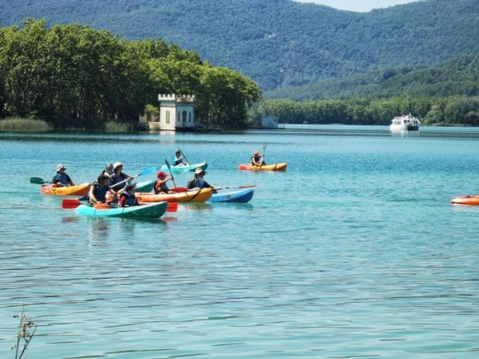 Camping Bungalow El Llac De Banyoles Porqueres Екстериор снимка